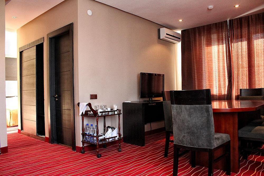 فندق فندق مانهاتان في أستانا المظهر الخارجي الصورة